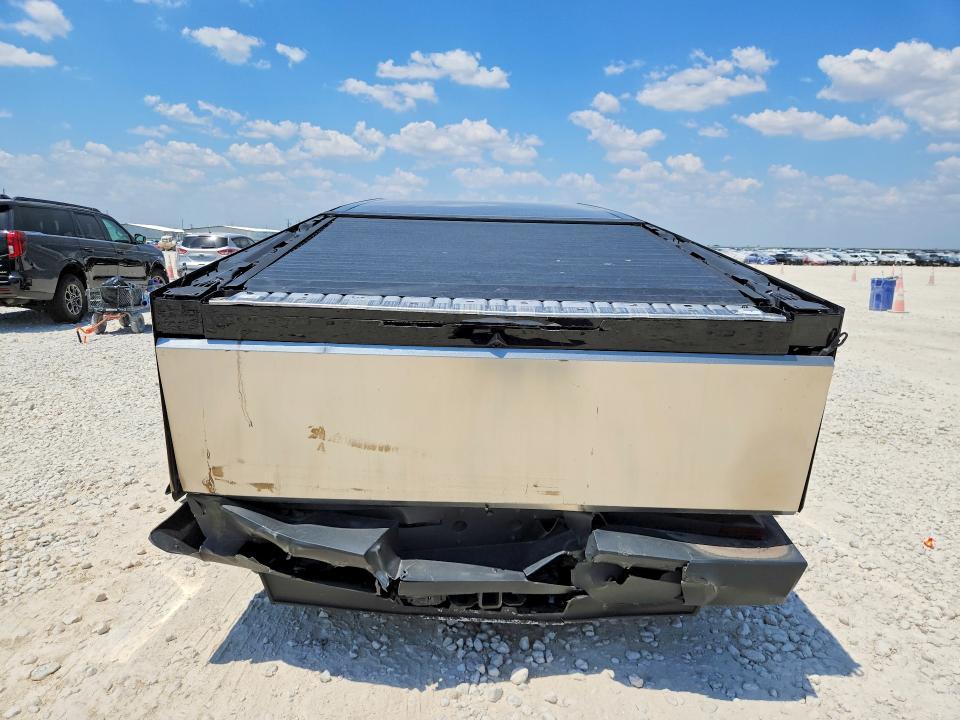 2025 Tesla Cybertruck