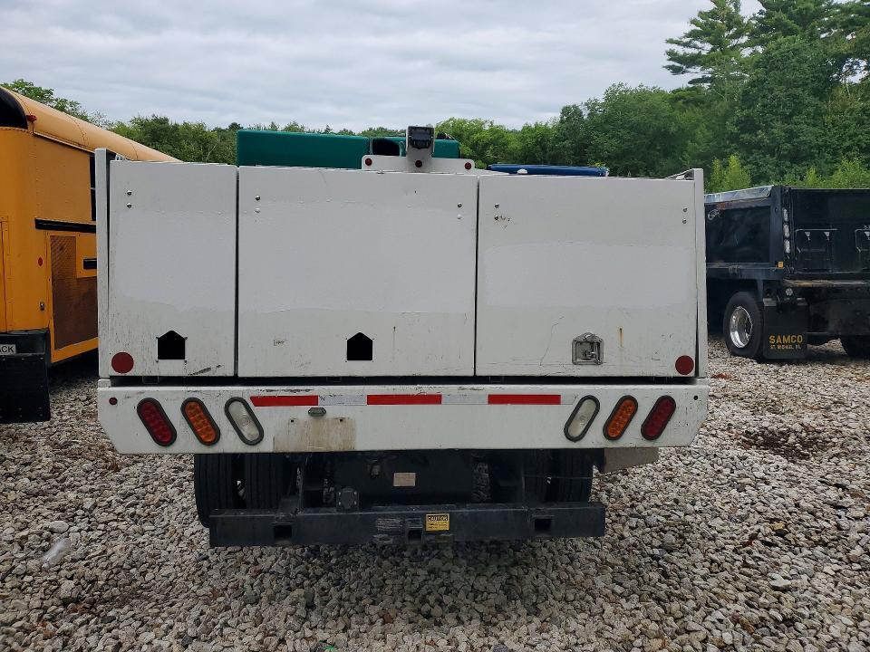 2019 Isuzu NPR HD