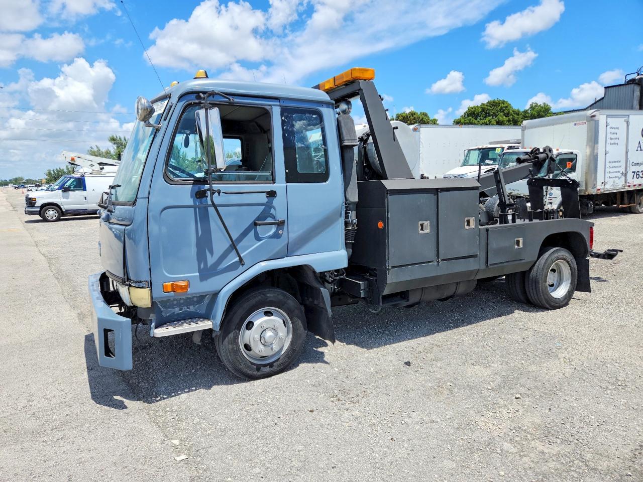 2000 Nissan Diesel UD2000