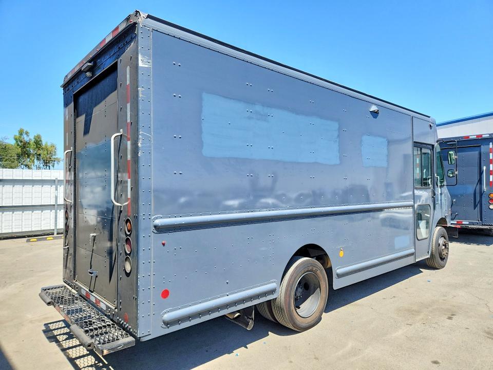 2020 Freightliner MT45G Chassis Delivery Truck