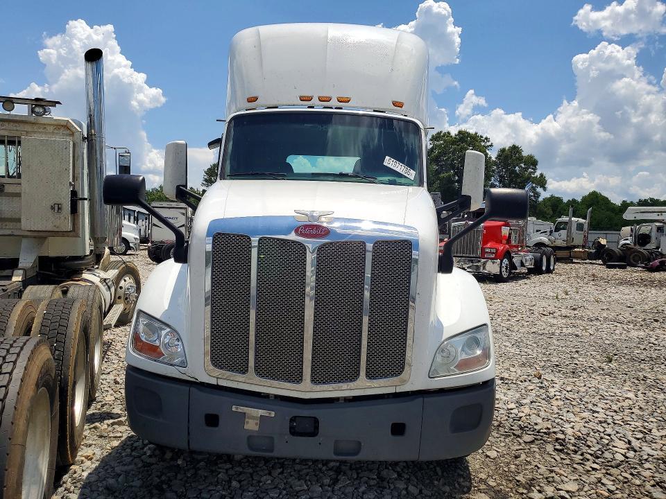 2019 Peterbilt 579 Semi Truck