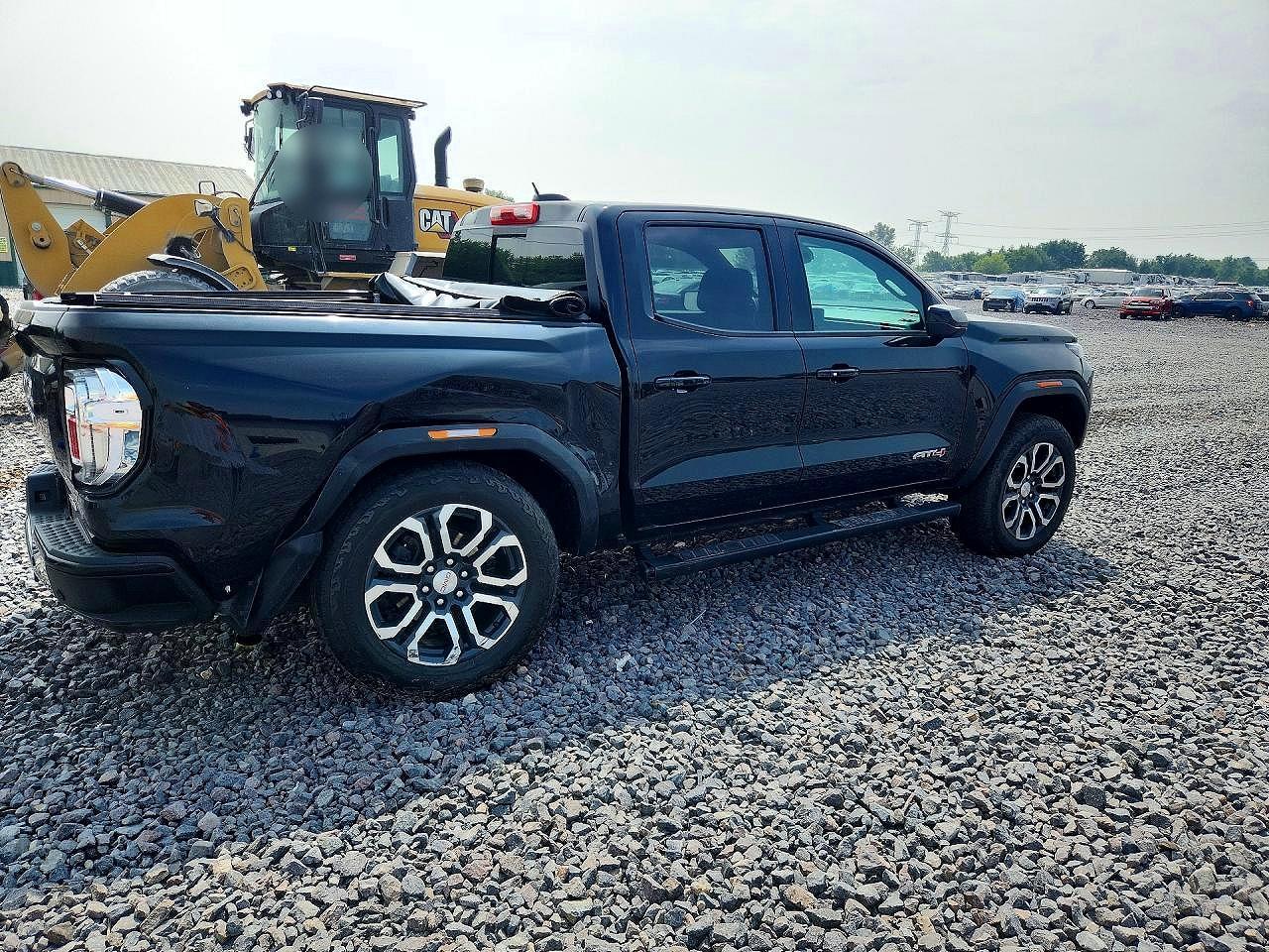 2024 GMC Canyon AT4