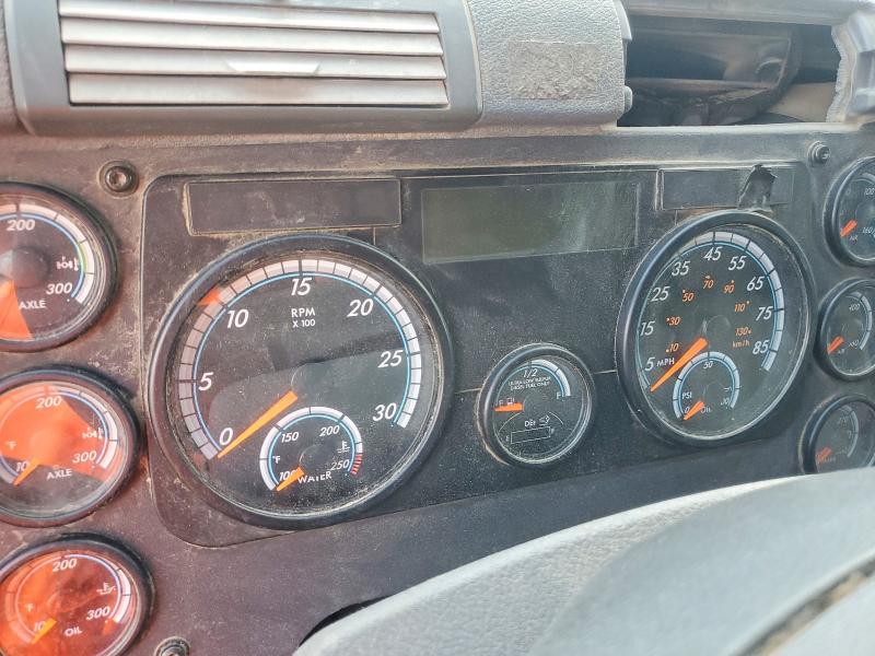 2017 Freightliner Cascadia 125 Semi Truck