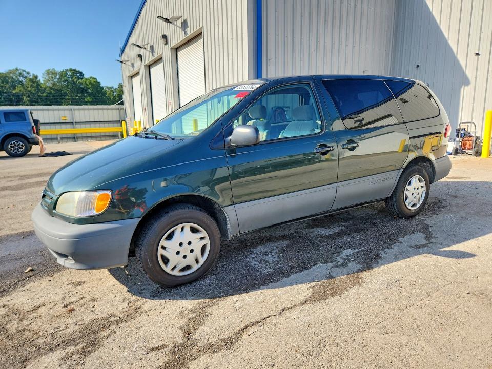 2001 Toyota Sienna ce