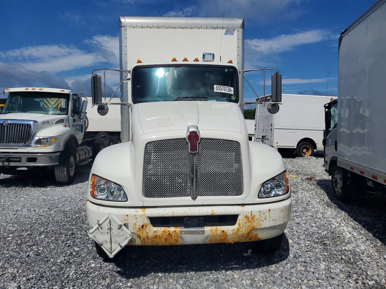 2022 Kenworth Constructi-BOX Truck