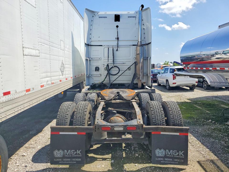 2007 Volvo VNL Semi Truck
