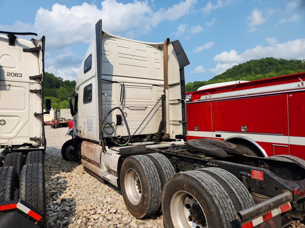 2020 Volvo VNL Semi Truck