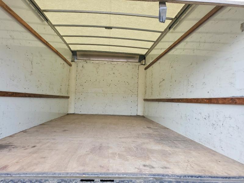2021 GMC Savana BOX Truck