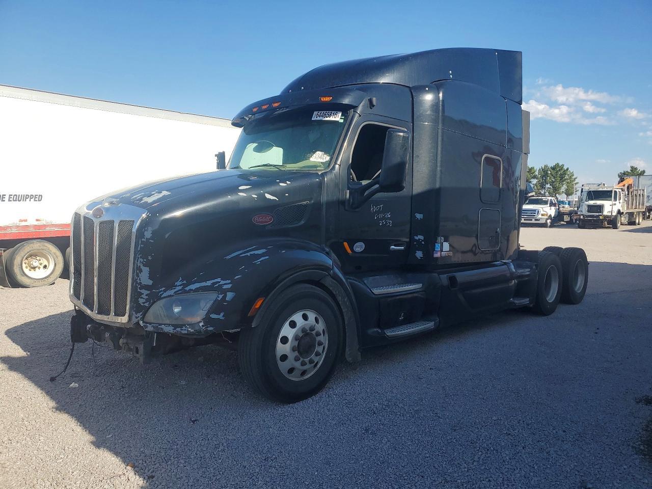 2017 Peterbilt 579 Semi Truck
