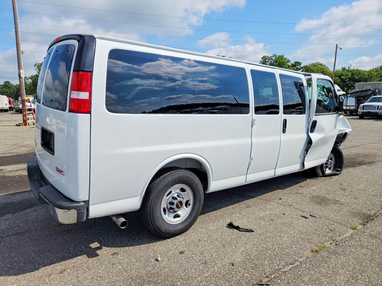 2026 GMC Savana G3500 LT