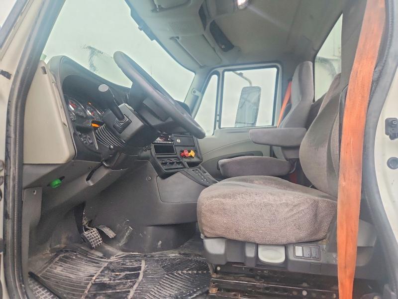 2016 International Prostar Semi Truck