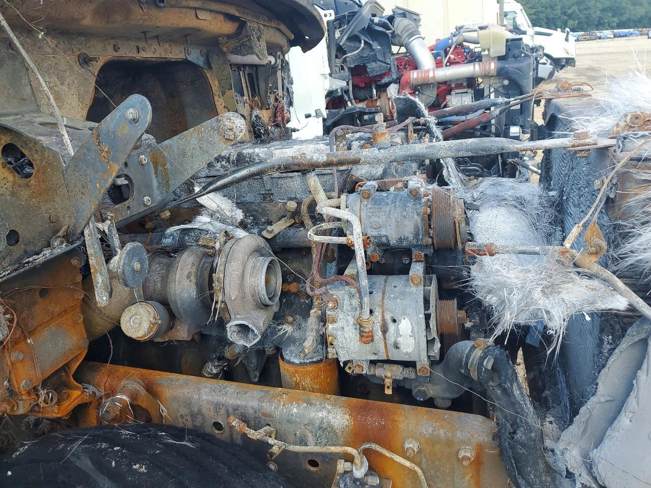 2006 Freightliner M2 106 MED-Truck Cab AND Chassis