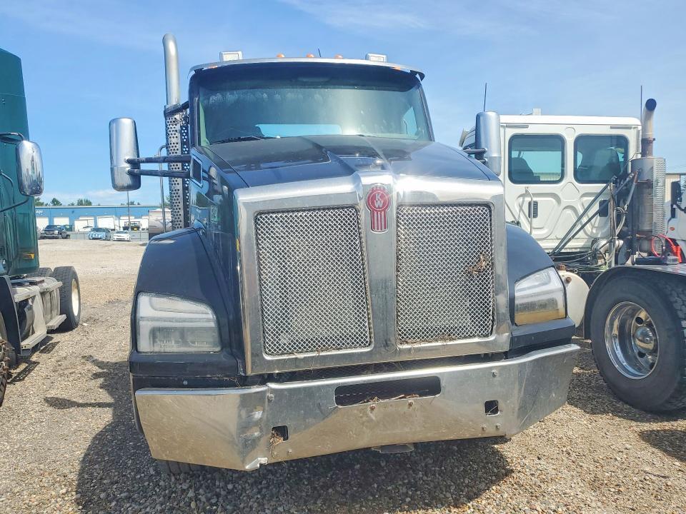 2019 Kenworth T880 Semi Truck