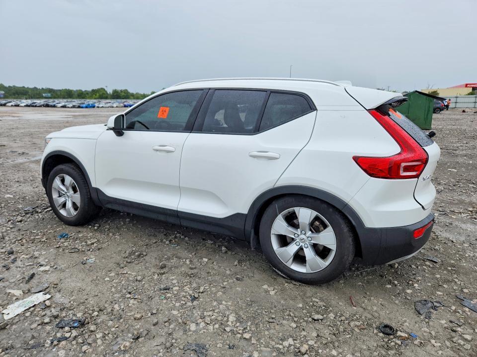 2022 Volvo Xc40 T5 Momentum