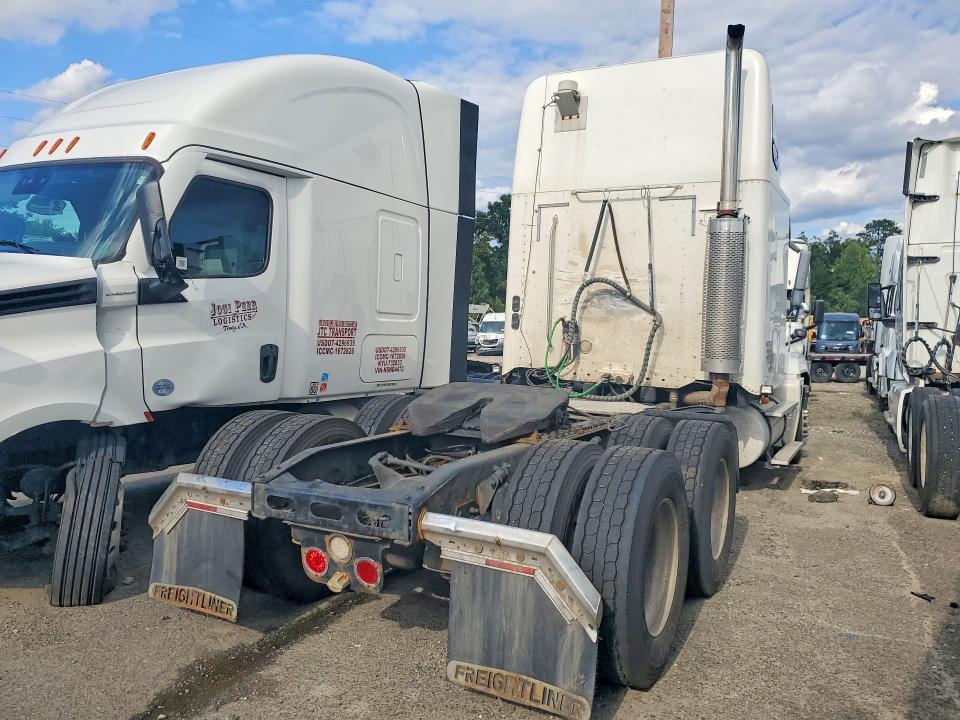 2006 Freightliner CST120 Semi Truck