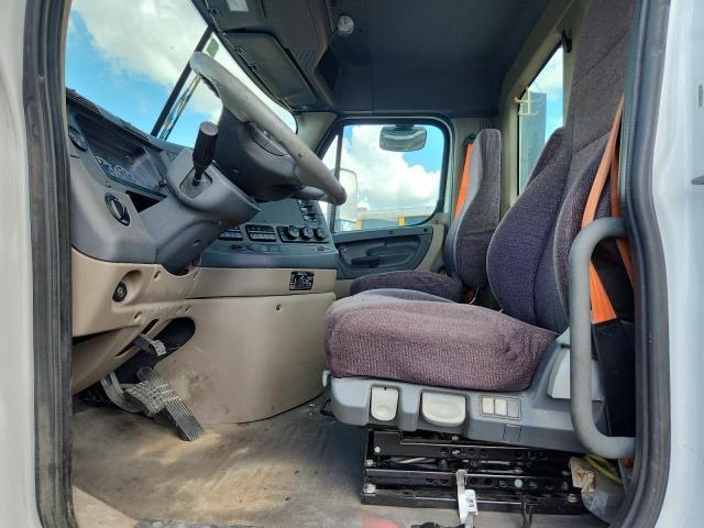 2020 Freightliner Cascadia 113 Semi Truck