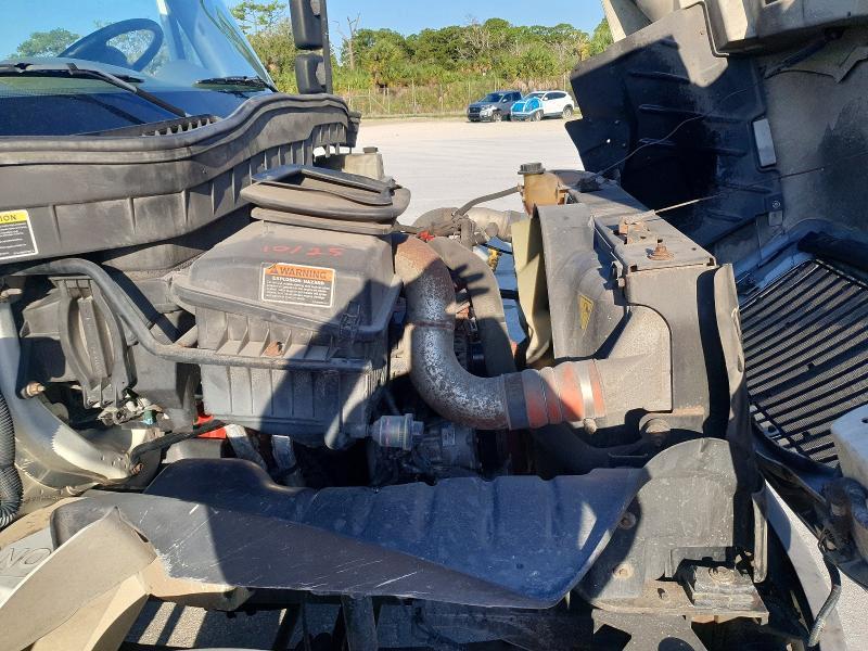 2016 International 4300 box Truck