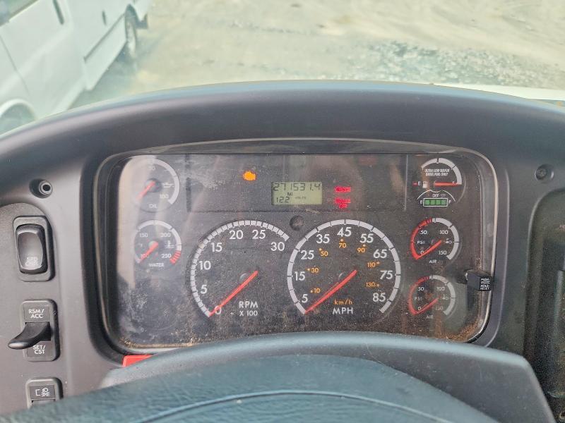 2014 Frht - Freightliner 2014 Freightliner Business Class M2 BOX Truck