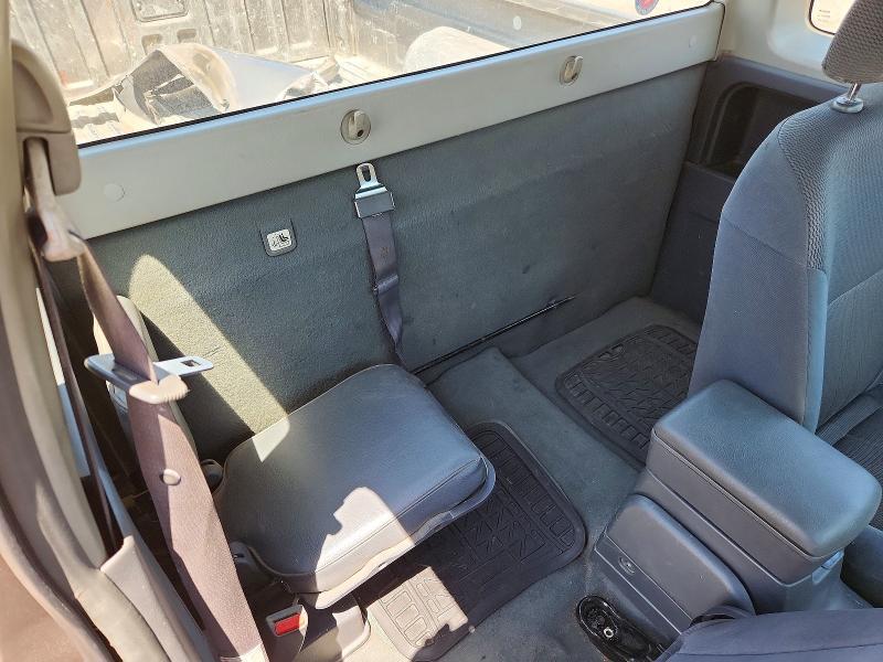 2004 Nissan Frontier Standard