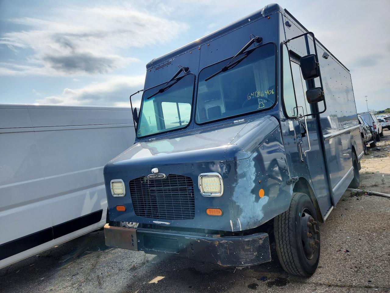2020 Freightliner MT45G Chassis Delivery Truck
