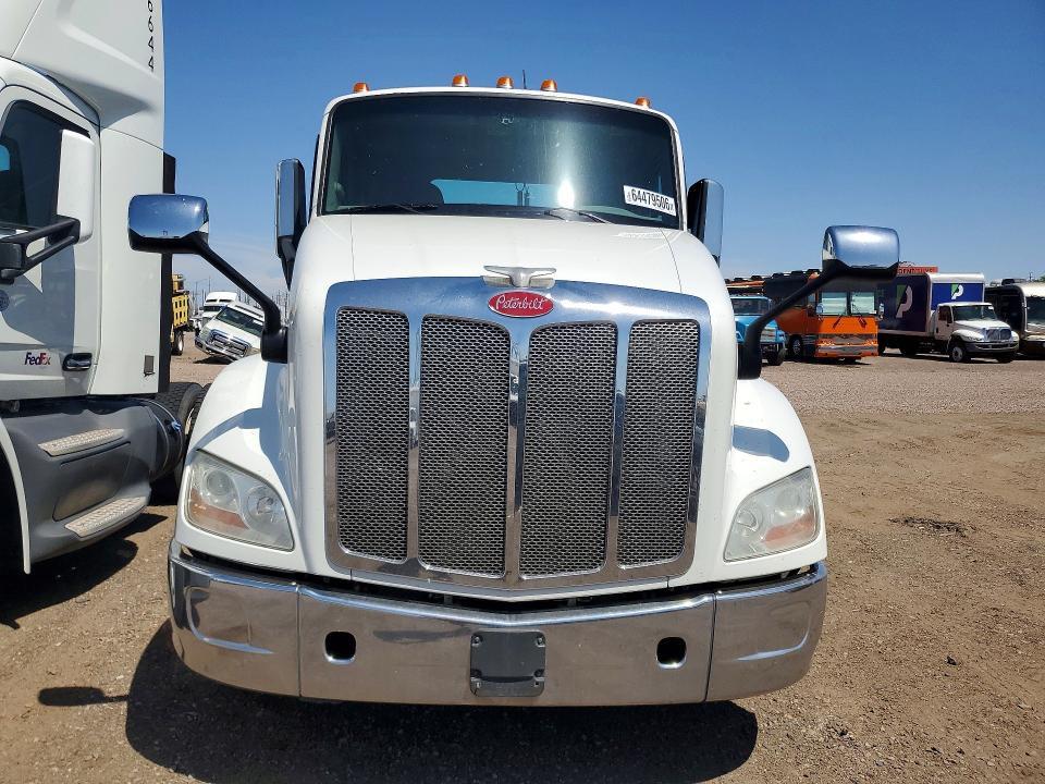 2019 Peterbilt 579 Semi Truck