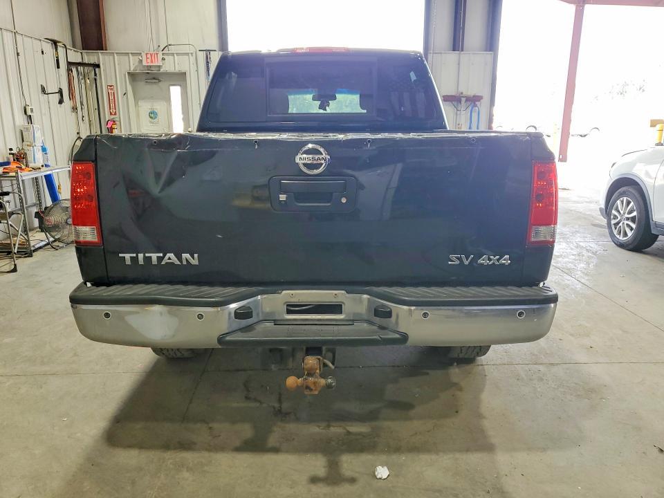 2013 Nissan Titan SV