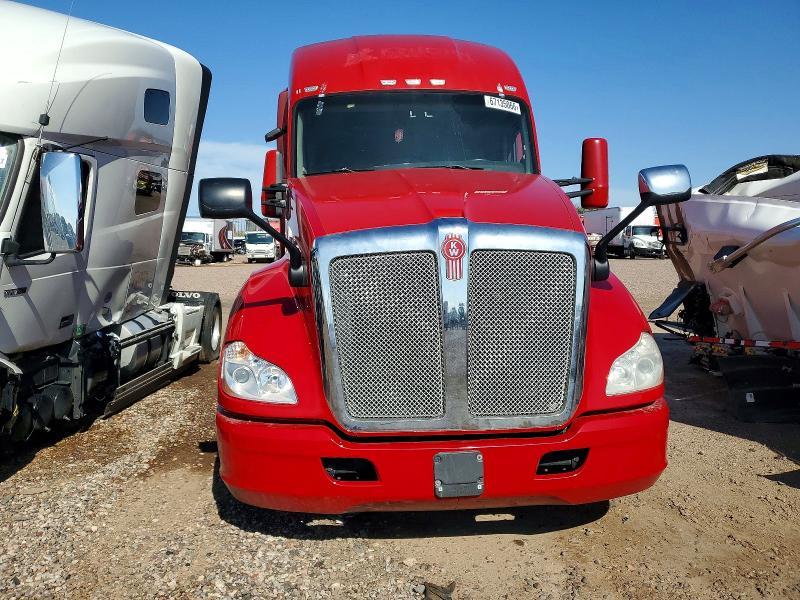 2020 Kenworth T680 Semi Truck