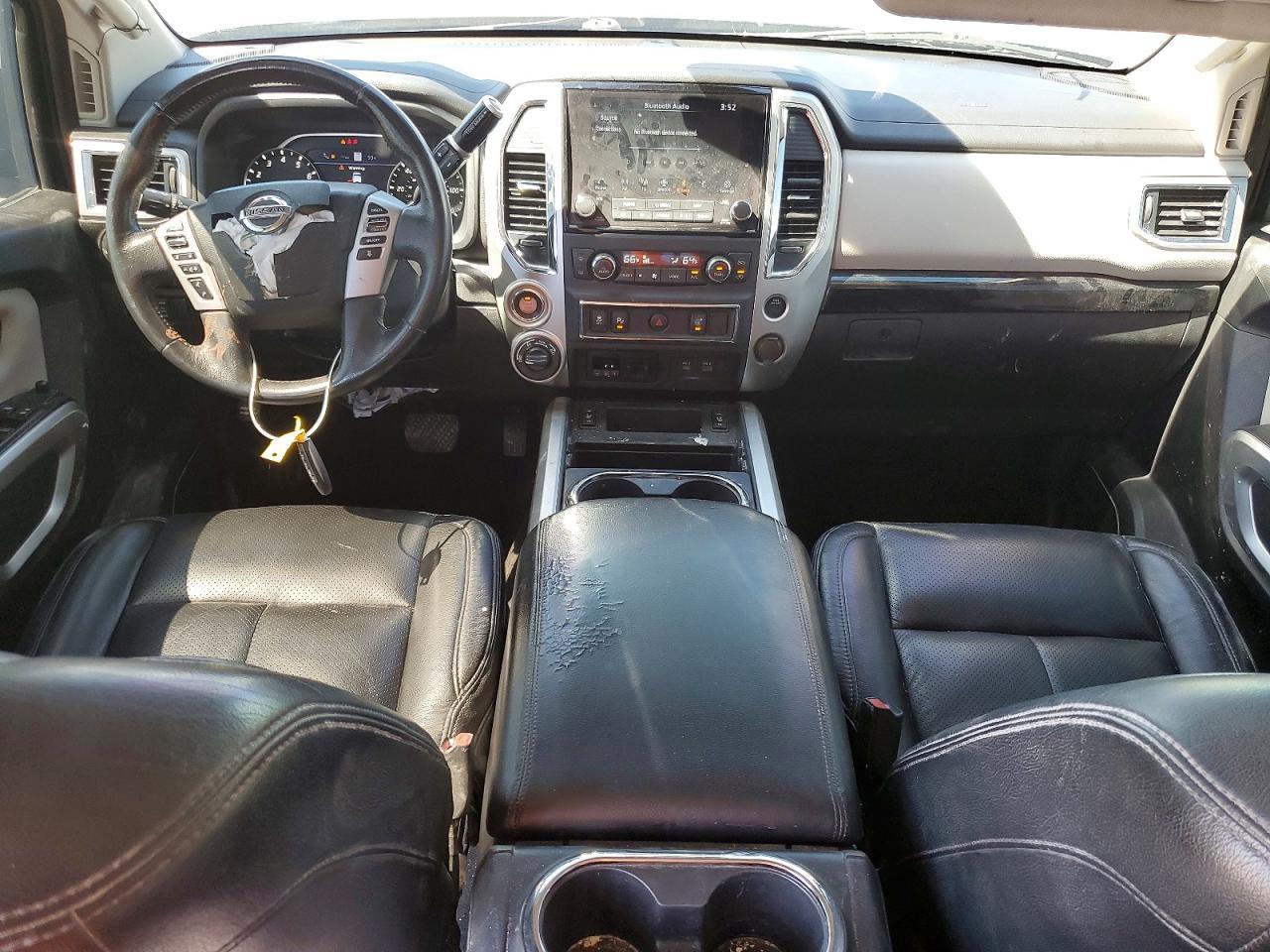 2020 Nissan Titan SV