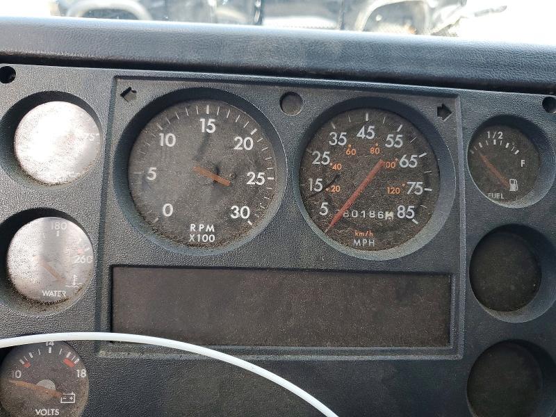 2000 Freightliner FL50 BOX Truck