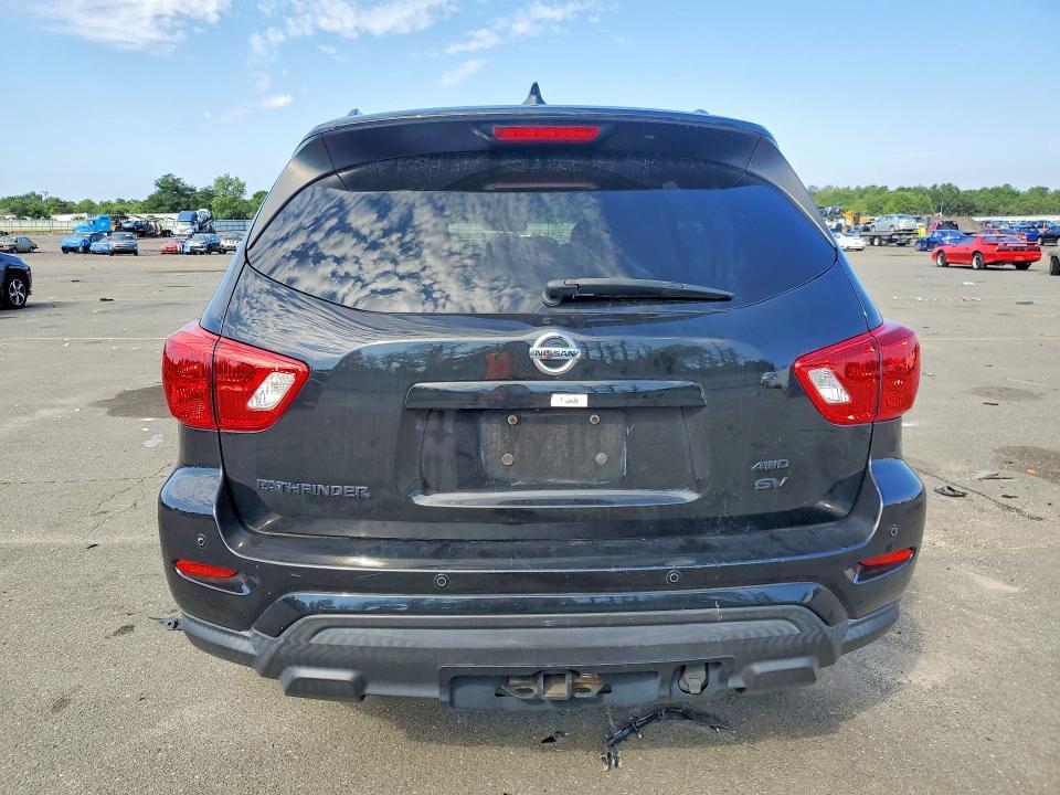 2020 Nissan Pathfinder SV