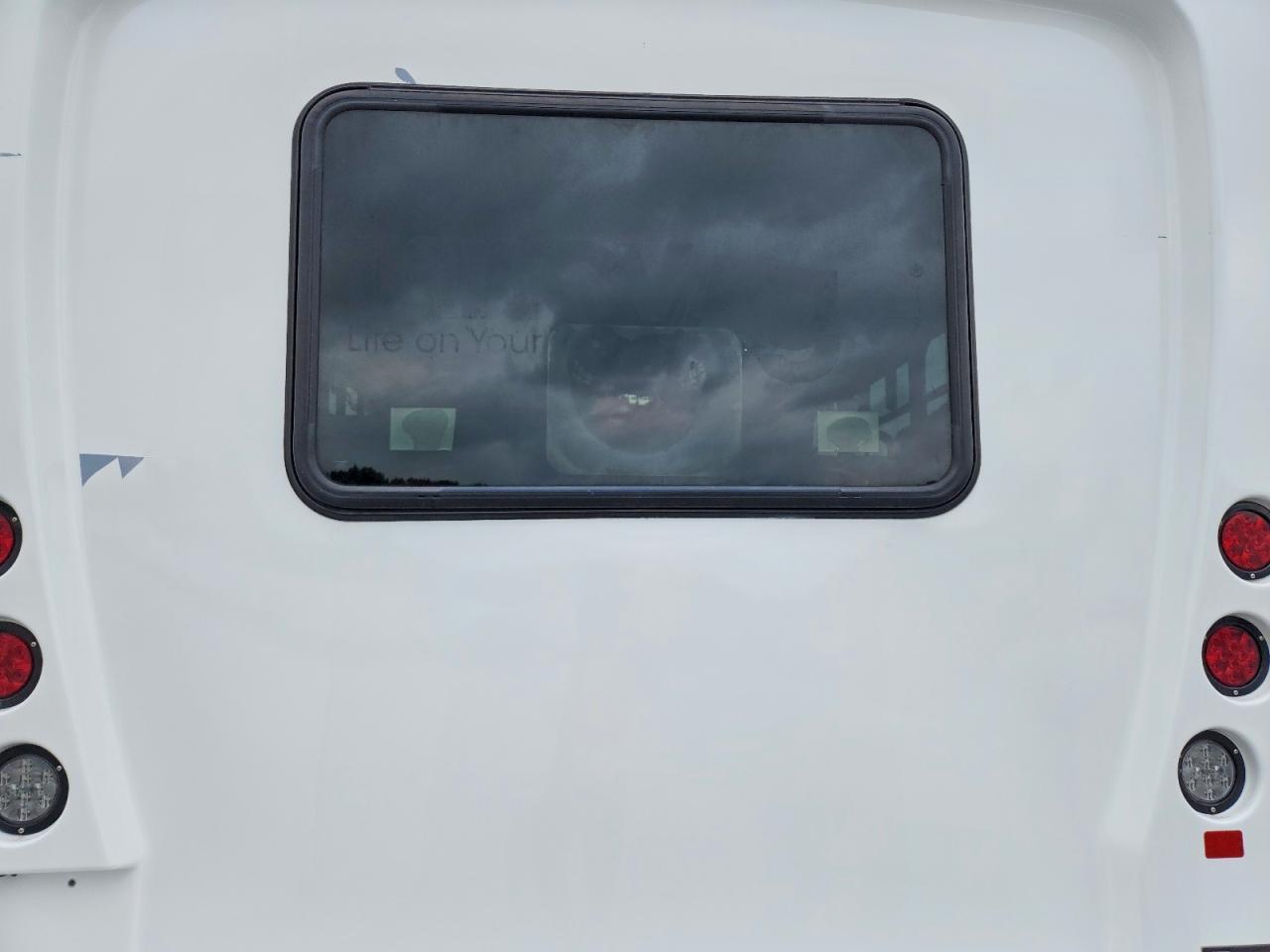 2023 Ford Econoline E450 Super Duty Cutaway Van