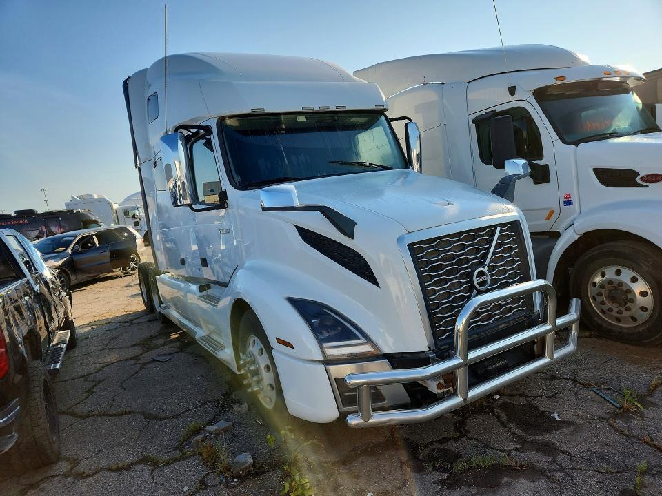 2019 Volvo VNL Semi Truck