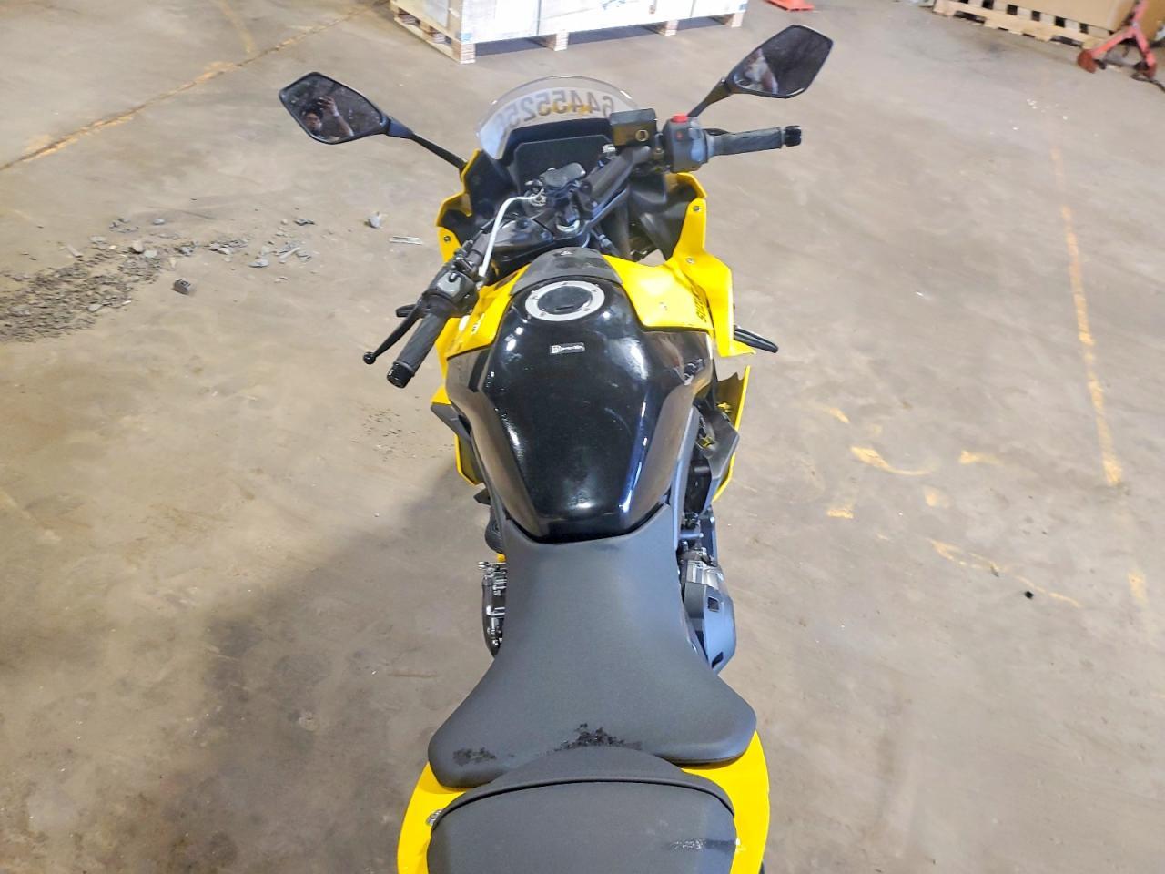2024 Suzuki GSX800 F