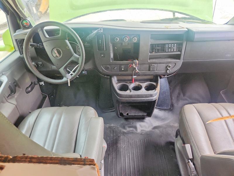 2019 GMC Savana Cutaway G3500 BOX Truck