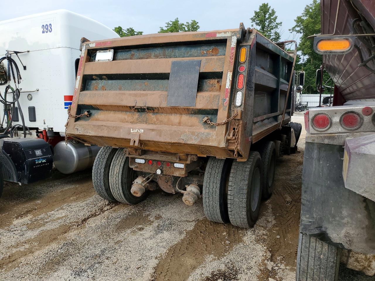 1997 Peterbilt 357 Dump Truck