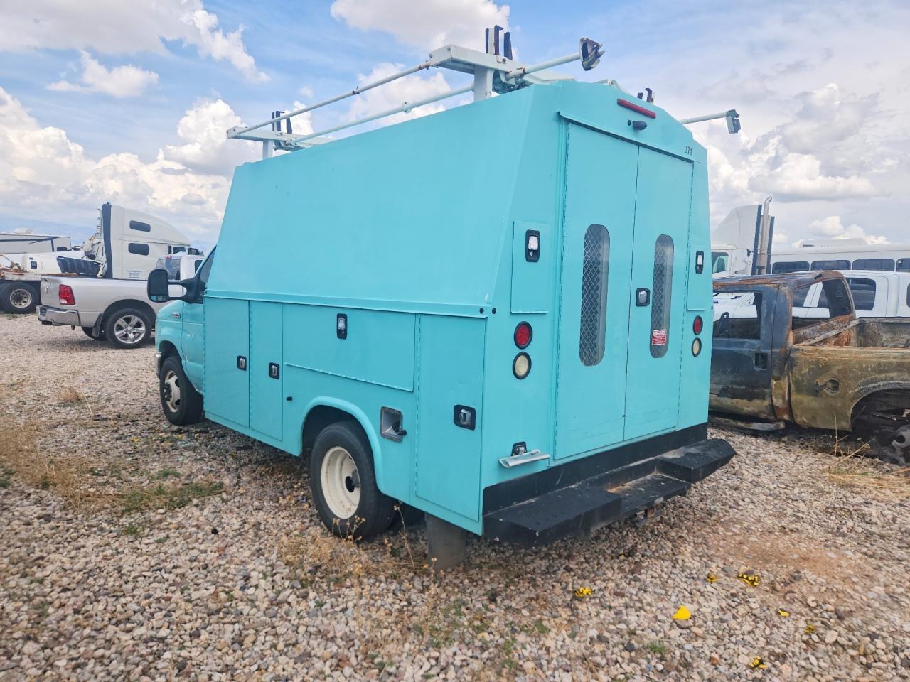 2016 Ford Econoline E350 Super Duty Cutaway Van