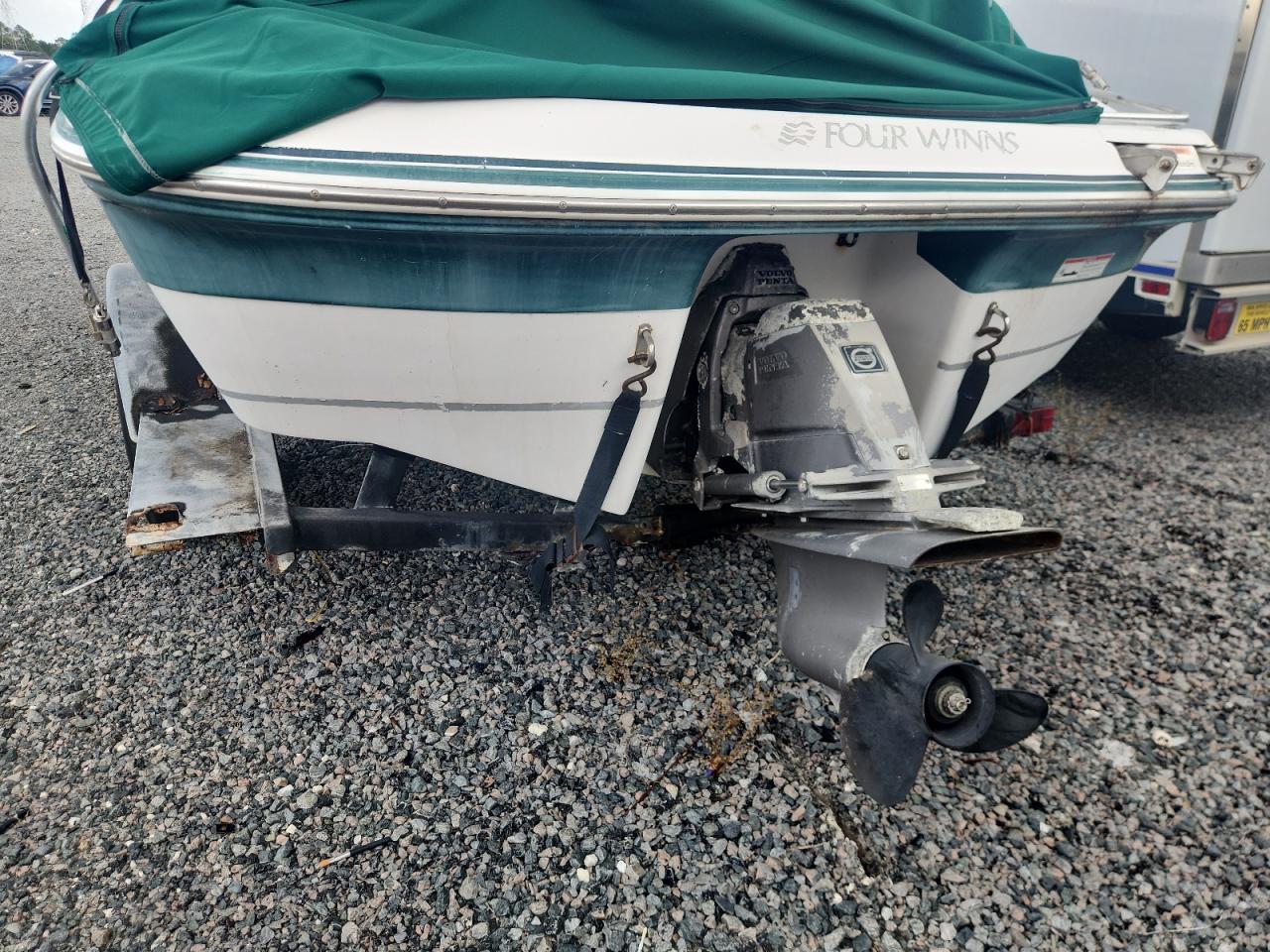 2006 Fountain Boat