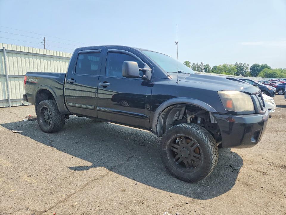 2012 Nissan Titan SV