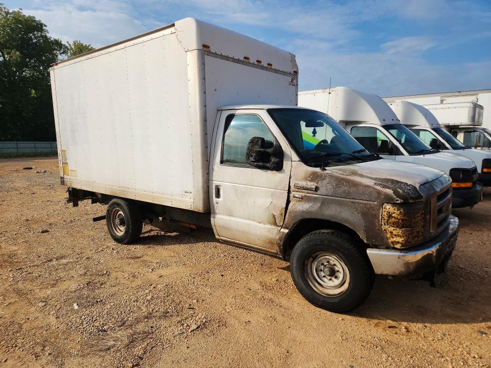 2013 Ford E350 BOX Truck