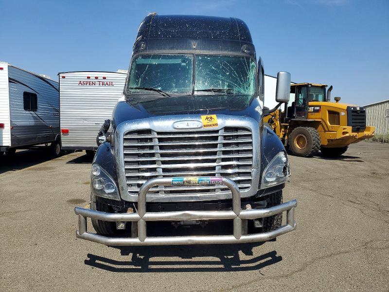 2018 Freightliner Cascadia 125