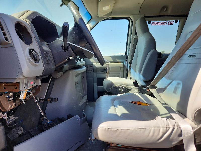2011 Ford Econoline E350 Super Duty Wagon
