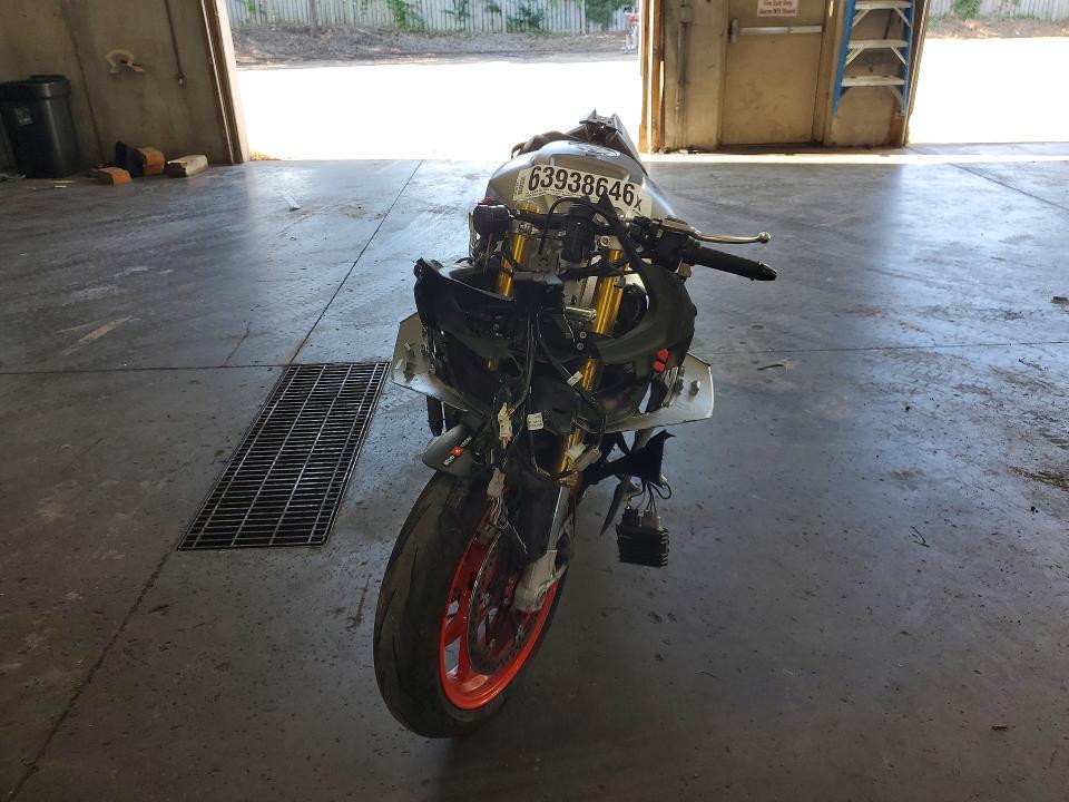 2024 Aprilia RSV4 1100