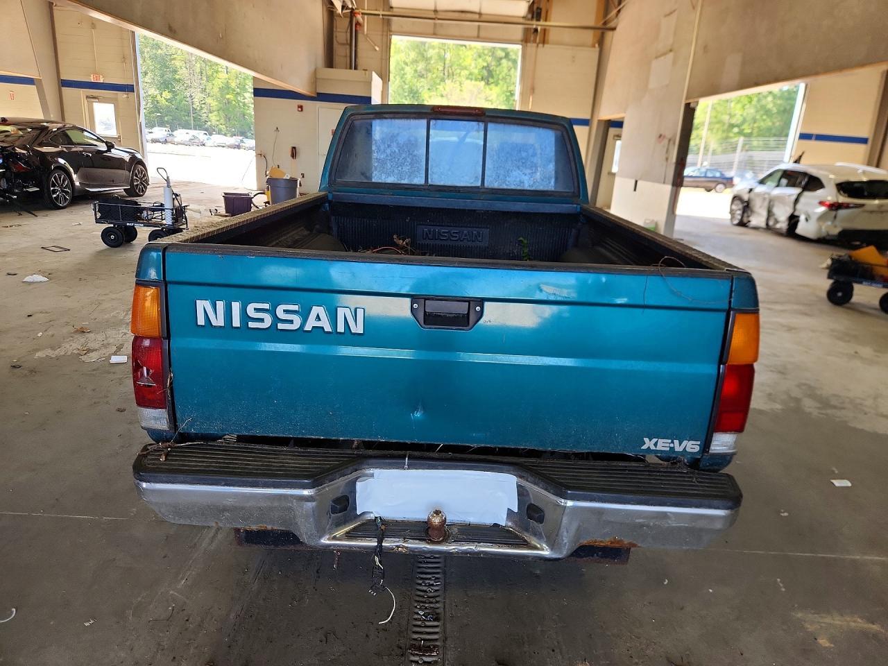 1995 Nissan Truck XE V6