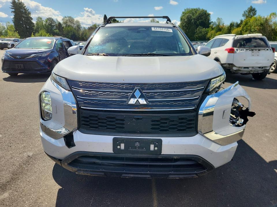 2022 Mitsubishi Outlander ES