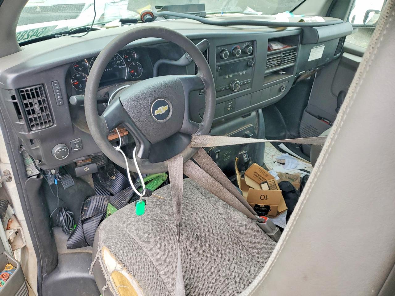 2010 Chevrolet Express Delivery Truck
