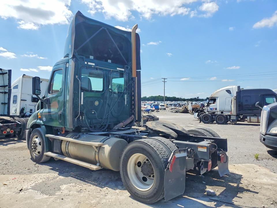 2016 Freightliner Cascadia 113 Semi Truck