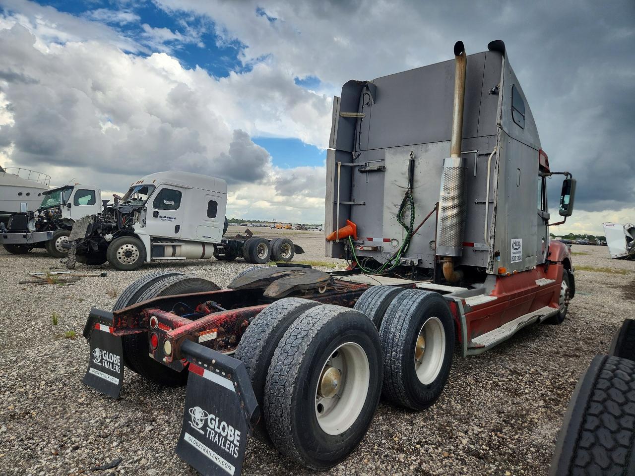 2001 Freightliner Columbia 120 Semi Truck