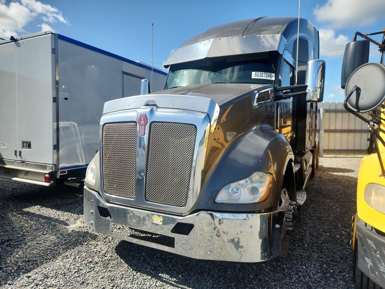 2014 Kenworth Construction T680