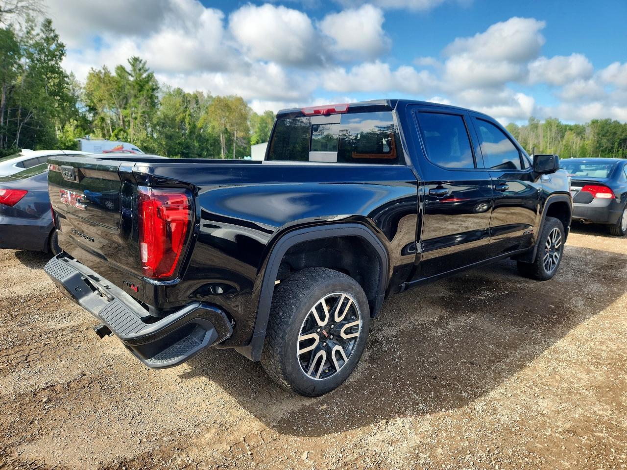 2025 GMC Sierra K1500 AT4