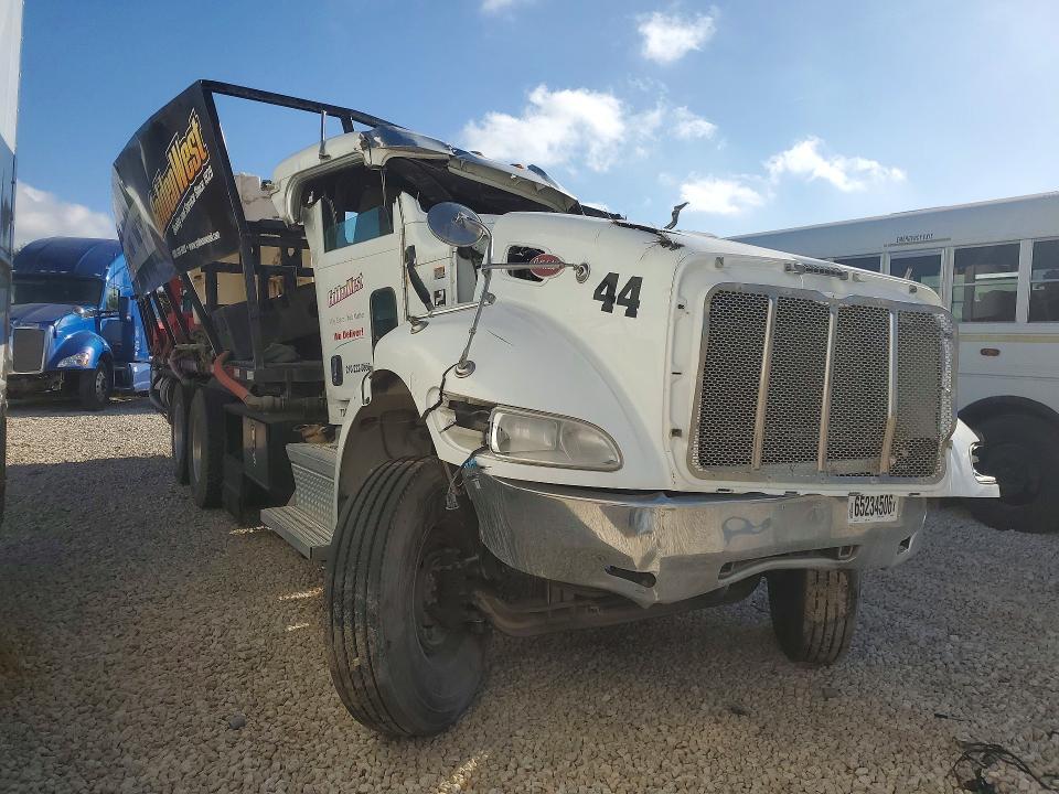 2018 Peterbilt 348